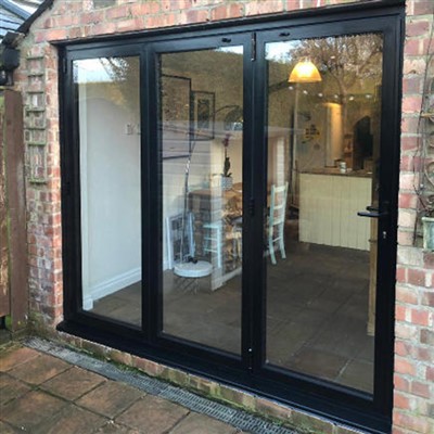 Sorte aluminium bifold døre